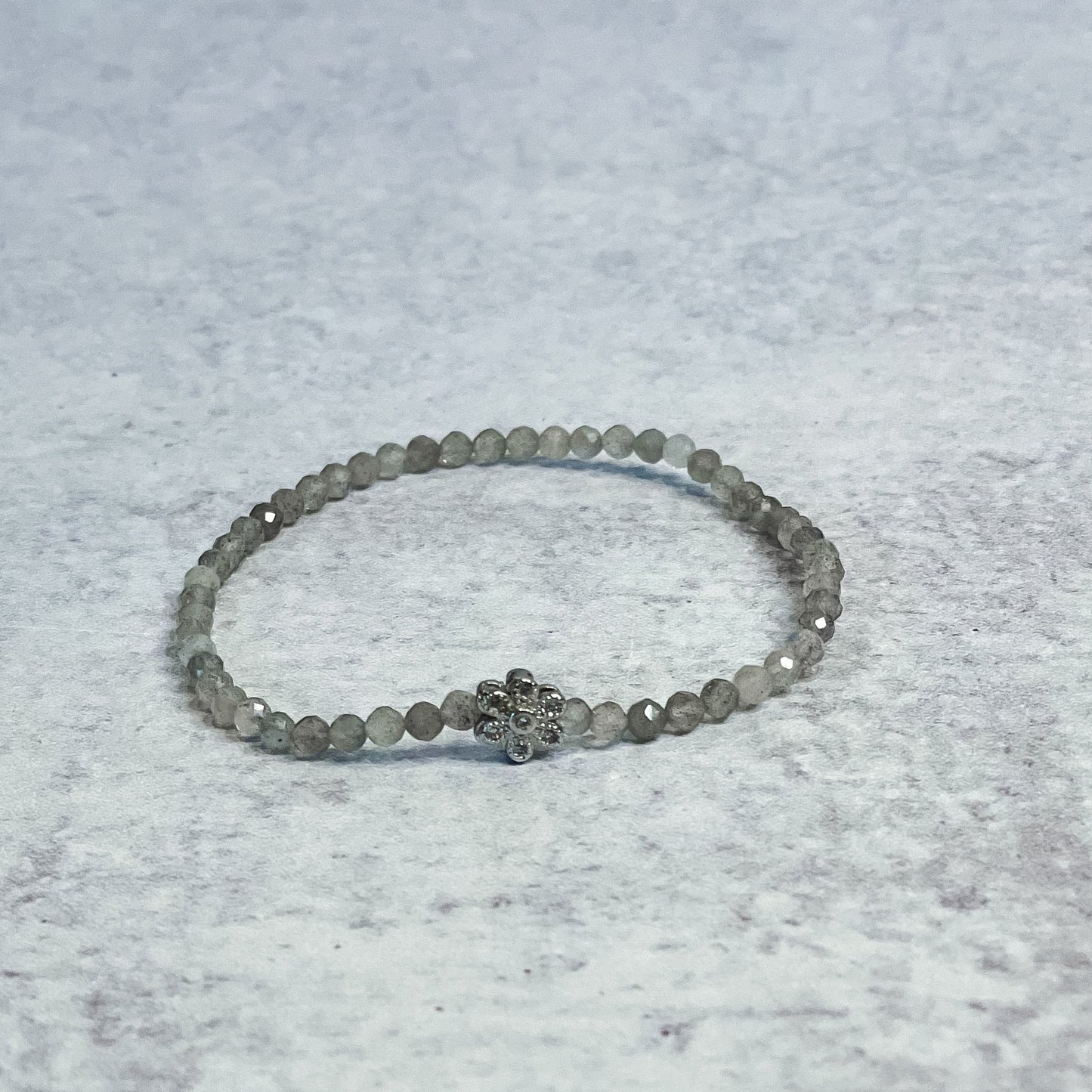 Women’s Dainty Labradorite bracelet